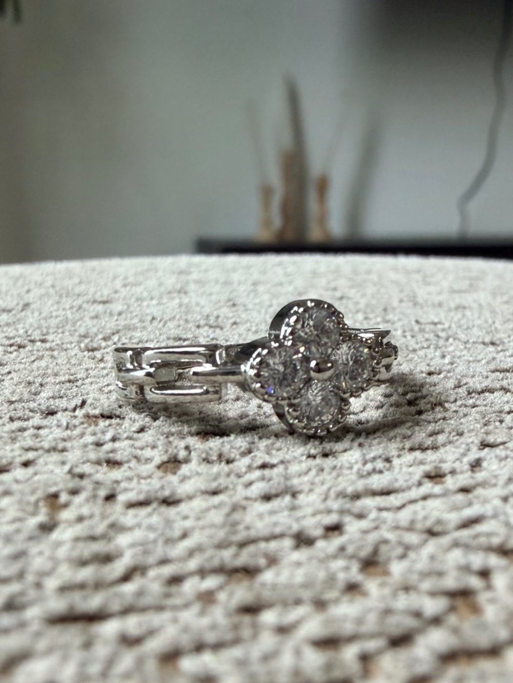 Elegant Silver Rhinestone Clover Ring